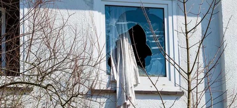 Storm Window Installation Contractors in Temple Terrace, FL