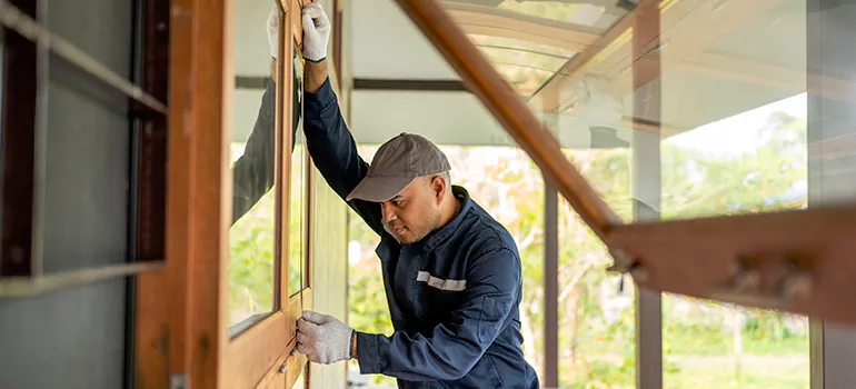 Double Hung Vinyl Window Sash Replacement in Temple Terrace, FL